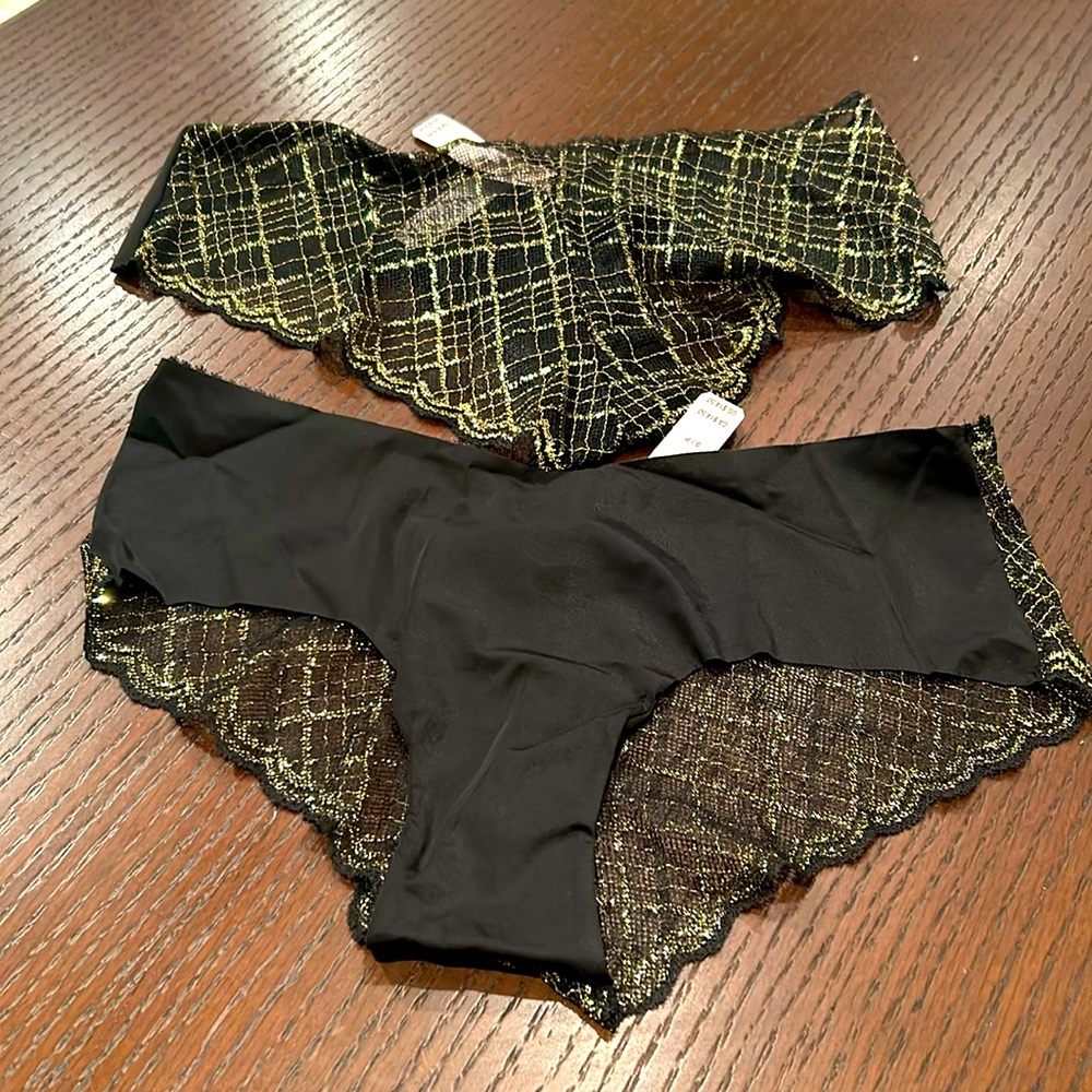 NWT Victoria’s Secret Cheeky Panty / Underwear size SMALL